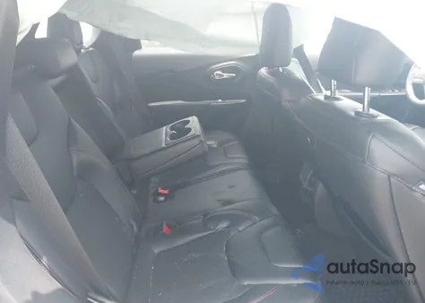 2022 Jeep Cherokee Trailhawk 4X4 из США, поврежденный, VIN 1C4PJMBX7ND532312